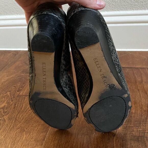 Ellen Tracy Wedges Size 9 - Picture 5 of 7